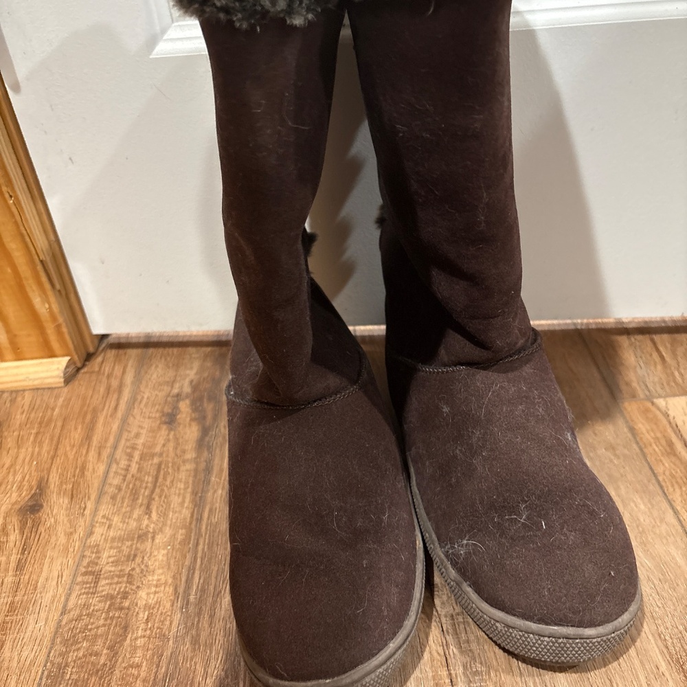 Boots - Picture 4 of 4